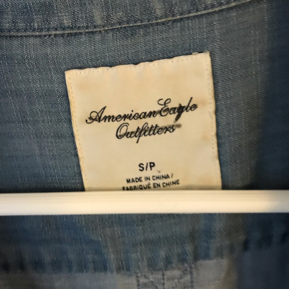 American Eagle Jean Button Down - Picture 4 of 5
